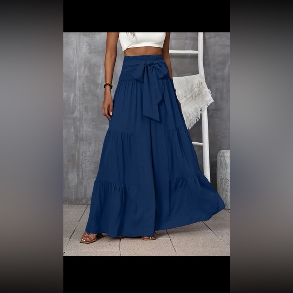 NWOT gorgeous flowing high waisted pants! SOLD, sorry. - Picture 2 of 3